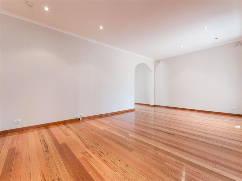 10 Whitley Crescent, Craigieburn VIC 3064