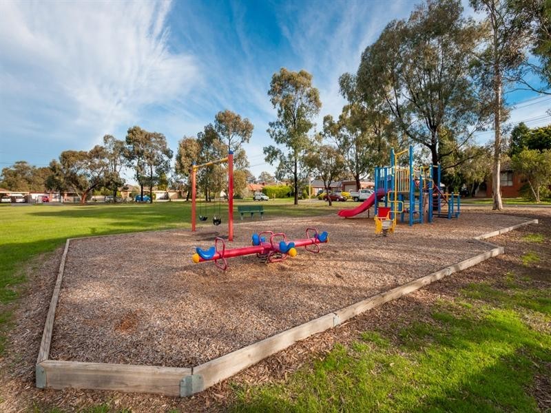 10 Whitley Crescent, Craigieburn VIC 3064