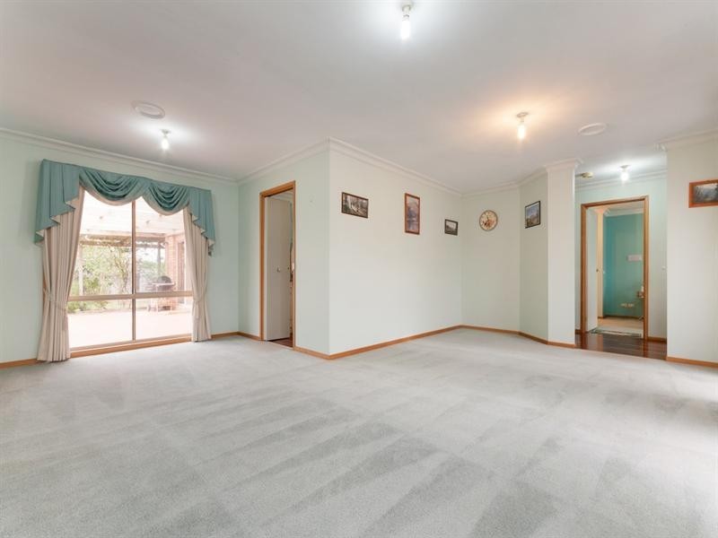 13 Surrey Court, Craigieburn VIC 3064