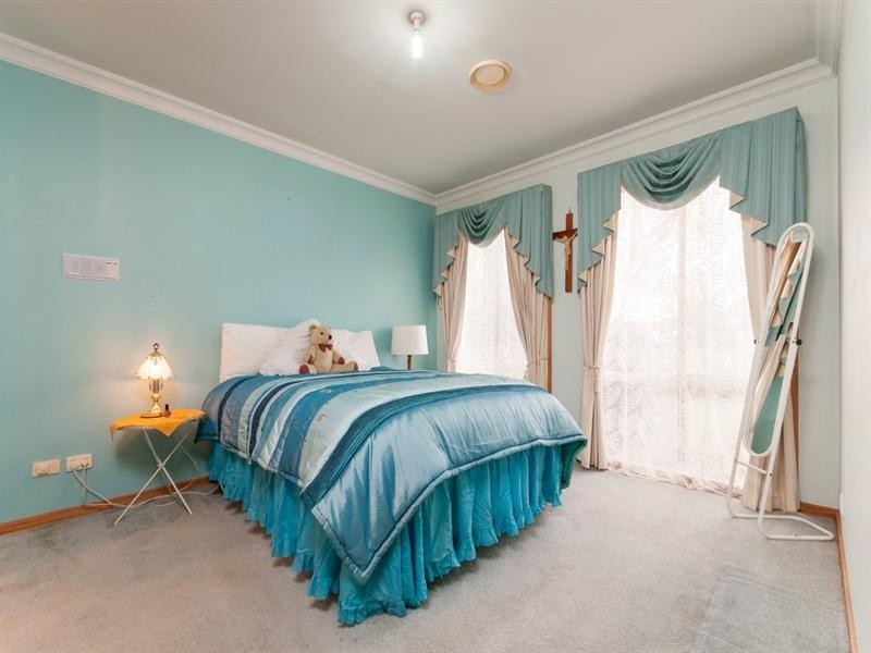 13 Surrey Court, Craigieburn VIC 3064