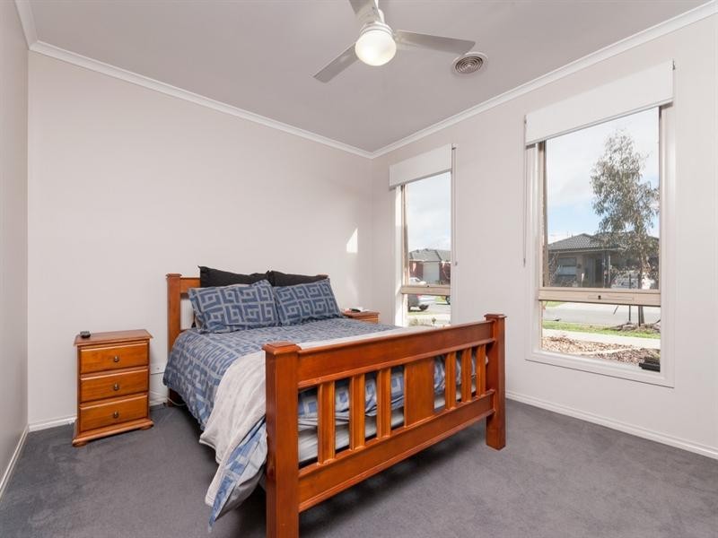 50 Thoresby Circuit, Craigieburn VIC 3064