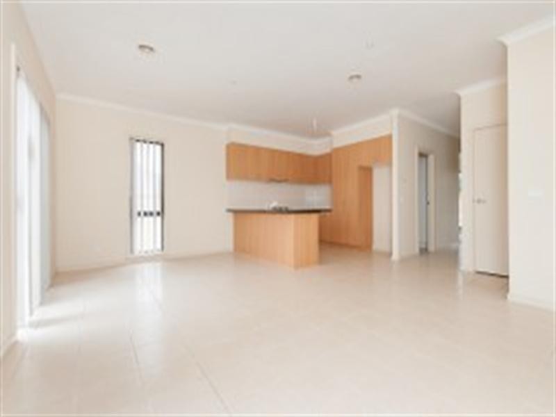 86 Hayfield Road, Roxburgh Park VIC 3064