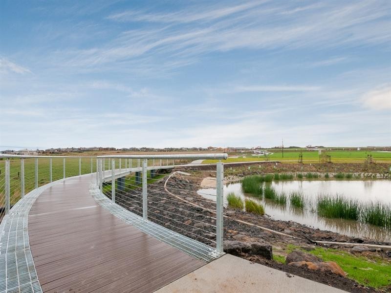 1-13/18 Gallantry Avenue, Craigieburn VIC 3064