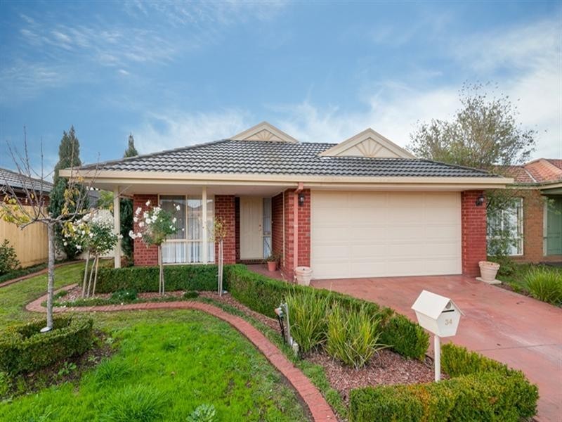 34 Rhine Drive, Roxburgh Park VIC 3064