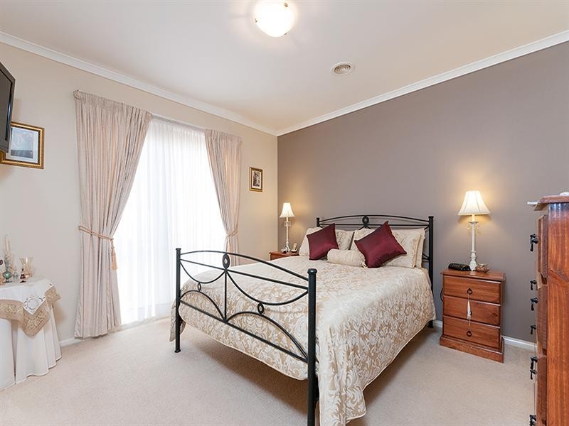 34 Rhine Drive, Roxburgh Park VIC 3064