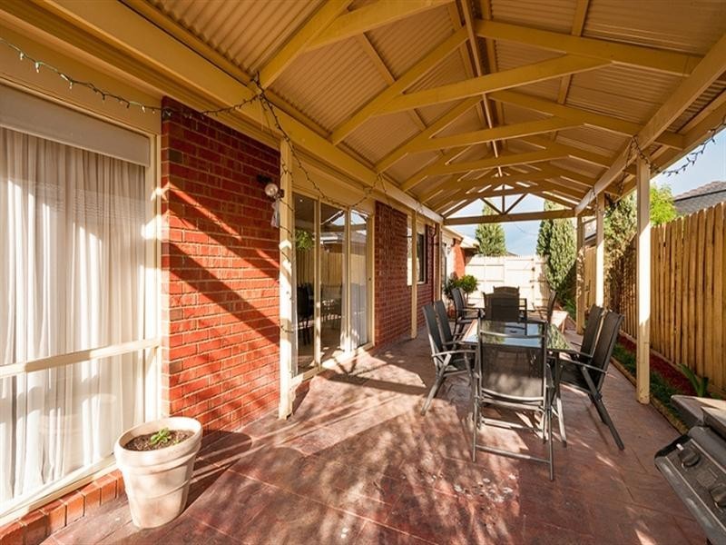 34 Rhine Drive, Roxburgh Park VIC 3064