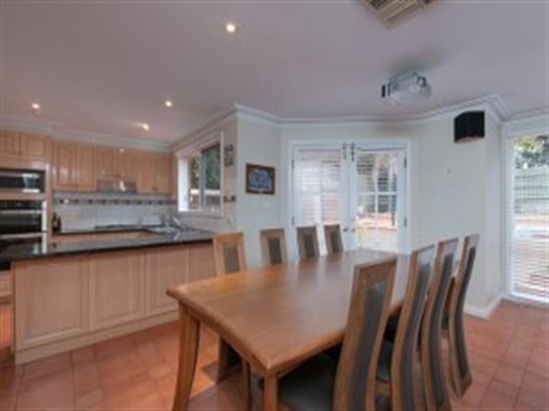 3 Preston Avenue, Roxburgh Park VIC 3064