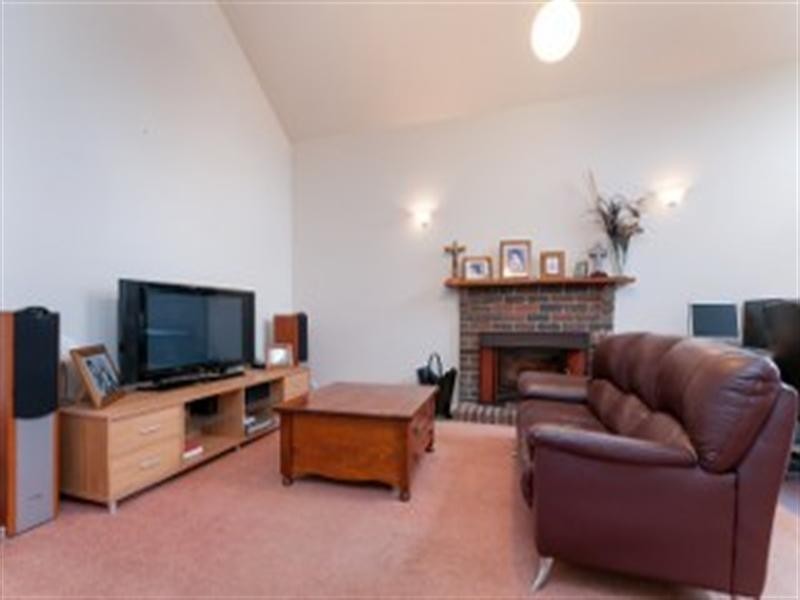 3 Preston Avenue, Roxburgh Park VIC 3064