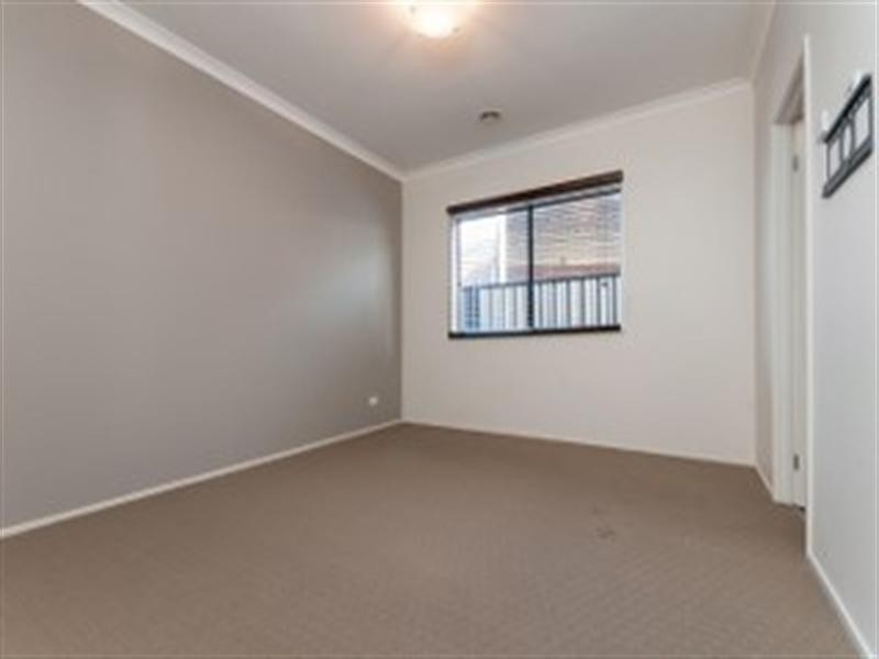 10 Middlesborough Drive, Craigieburn VIC 3064