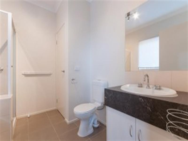 10 Middlesborough Drive, Craigieburn VIC 3064