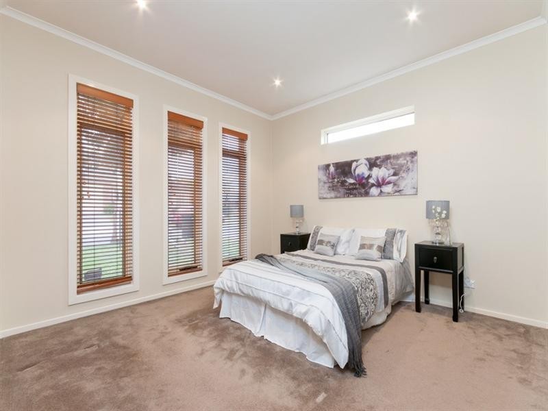 4 Studley Park Way, Craigieburn VIC 3064