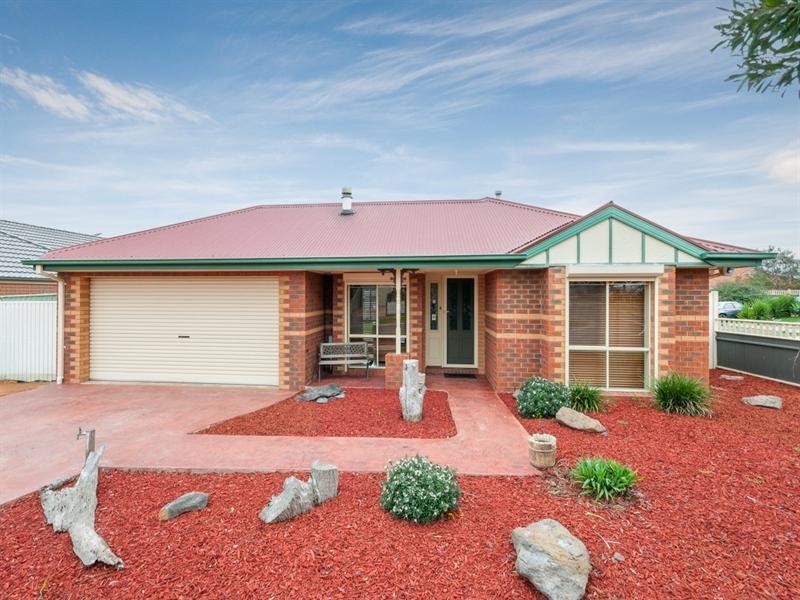 15 Tusmore Rise, Craigieburn VIC 3064