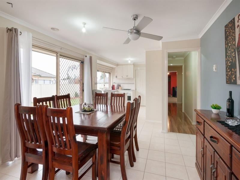 15 Tusmore Rise, Craigieburn VIC 3064