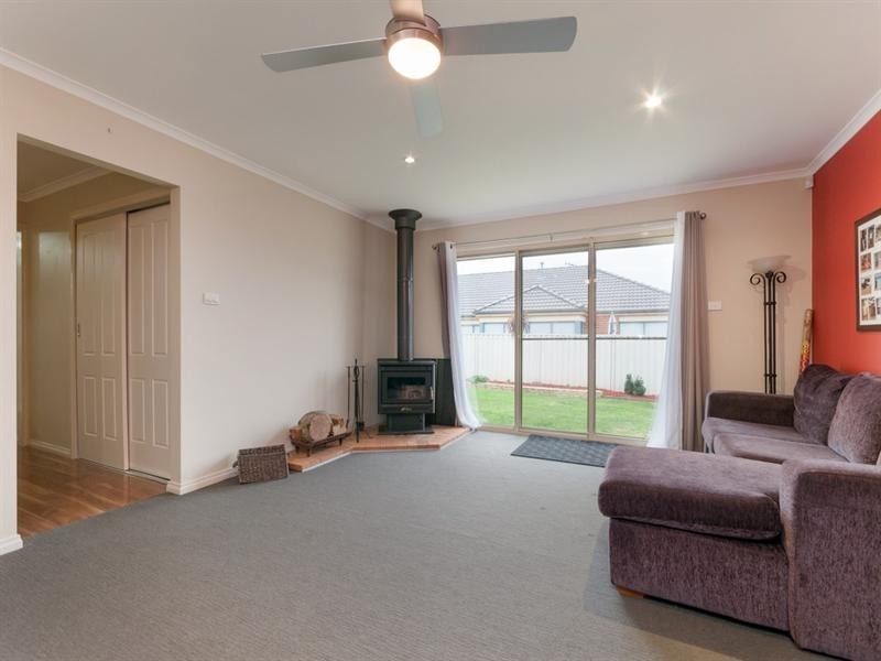 15 Tusmore Rise, Craigieburn VIC 3064
