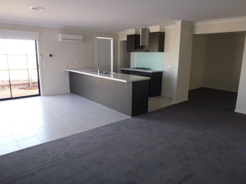 24 Cable Circuit, Craigieburn VIC 3064