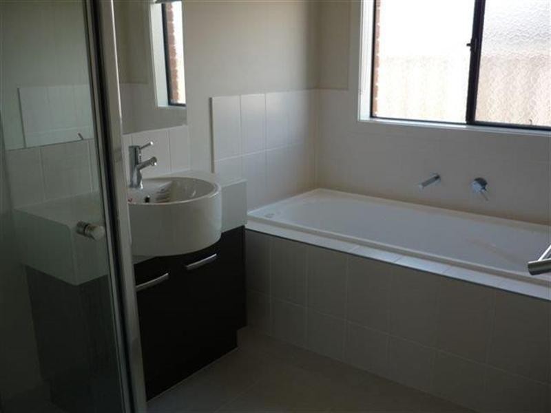 24 Cable Circuit, Craigieburn VIC 3064