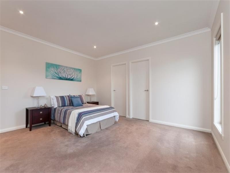 60 Bridgehaven Drive, Craigieburn VIC 3064
