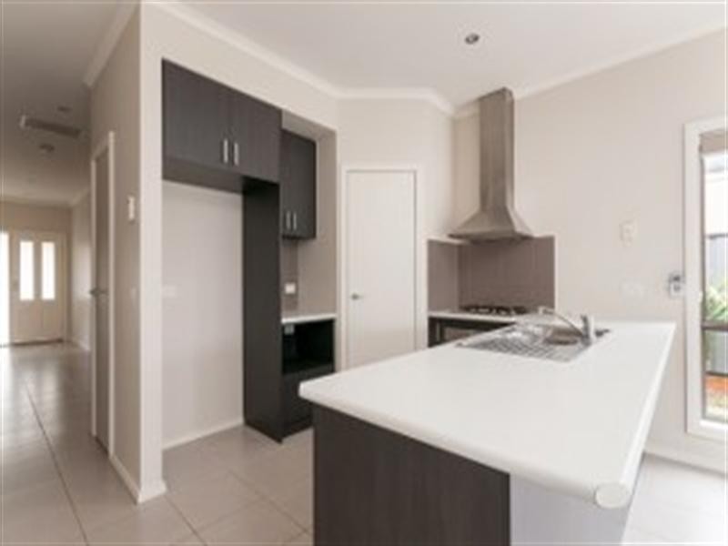 28 Watergum Avenue, Craigieburn VIC 3064