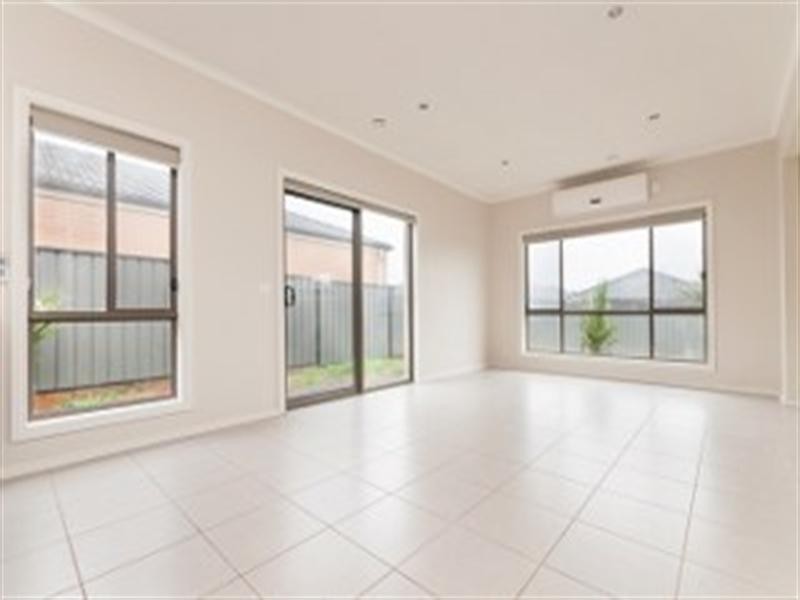 28 Watergum Avenue, Craigieburn VIC 3064