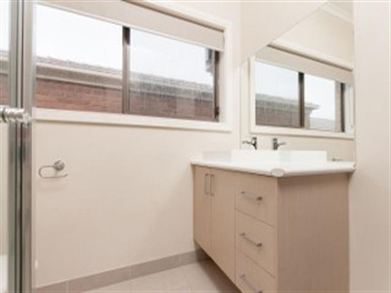 28 Watergum Avenue, Craigieburn VIC 3064