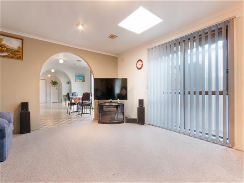 52 Bainbridge Close, Craigieburn VIC 3064