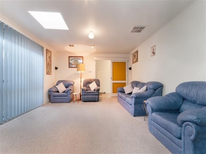 52 Bainbridge Close, Craigieburn VIC 3064