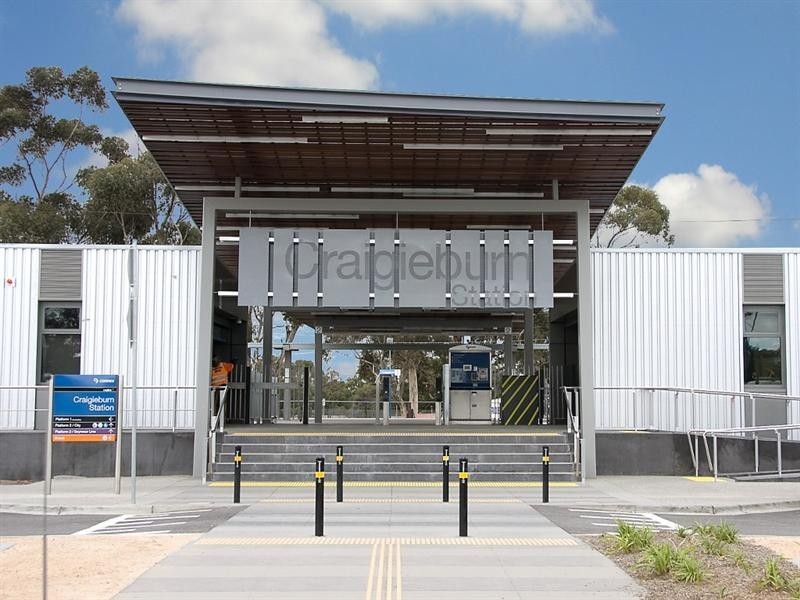 52 Bainbridge Close, Craigieburn VIC 3064