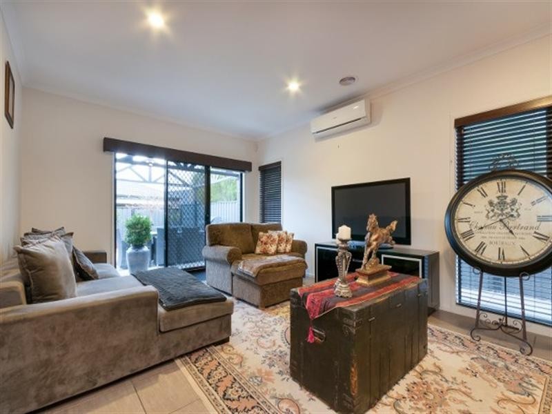 11 Black Range Avenue, Craigieburn VIC 3064