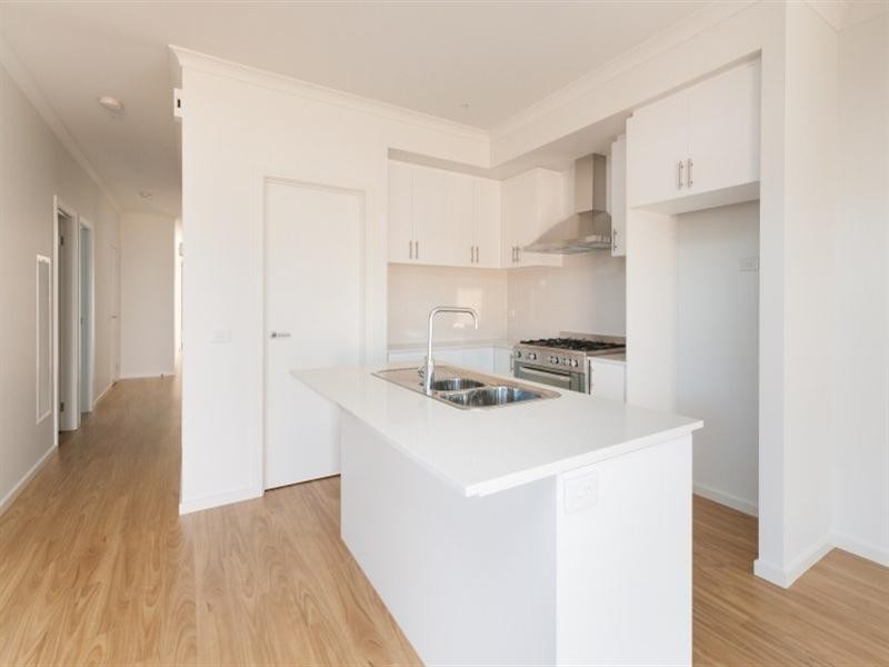 27 Daybreak Vista, Mickleham VIC 3064