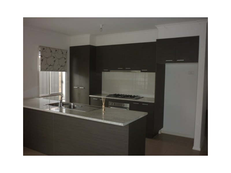 46 Kinglake Crescent, Craigieburn VIC 3064