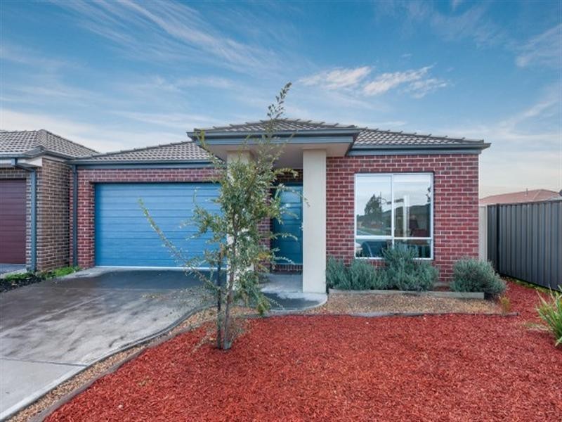 48 Biltmore Crescent, Roxburgh Park VIC 3064