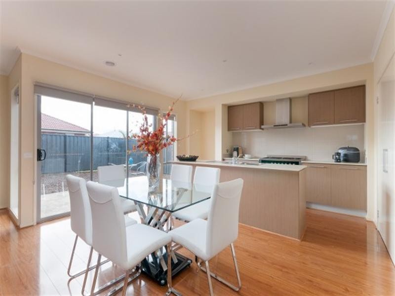 48 Biltmore Crescent, Roxburgh Park VIC 3064