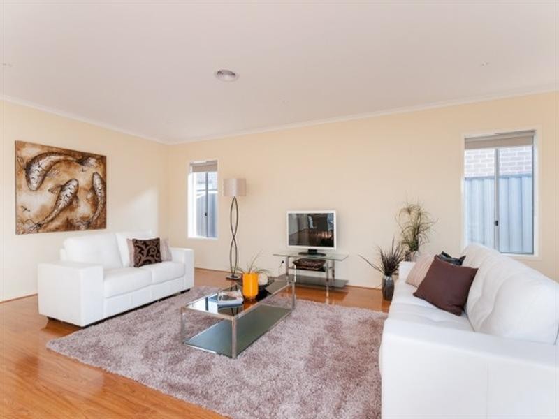 48 Biltmore Crescent, Roxburgh Park VIC 3064