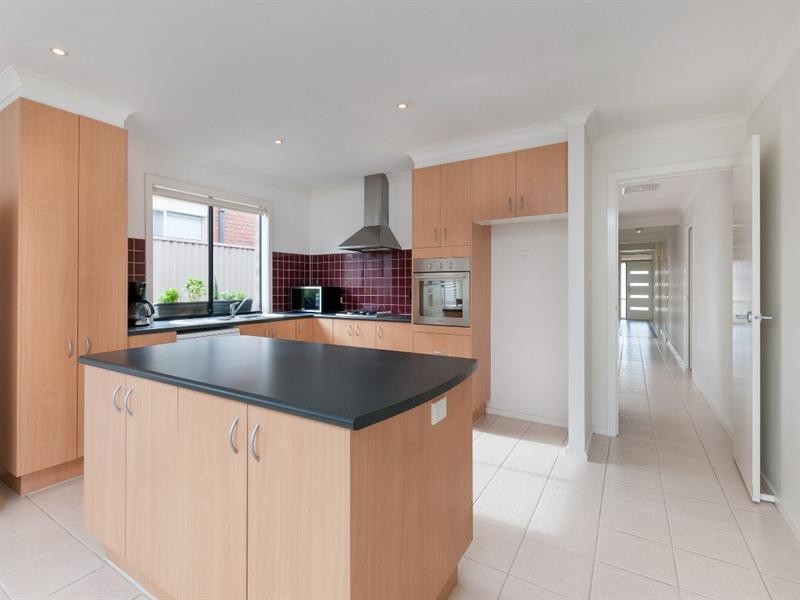 7 Creighton Way, Craigieburn VIC 3064