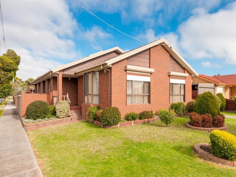 8 Kingswood Drive, Craigieburn VIC 3064