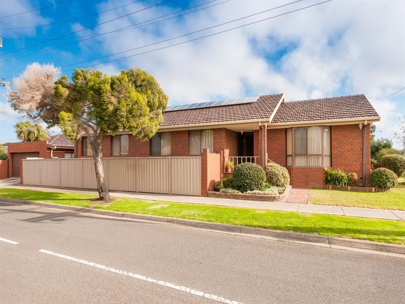 8 Kingswood Drive, Craigieburn VIC 3064