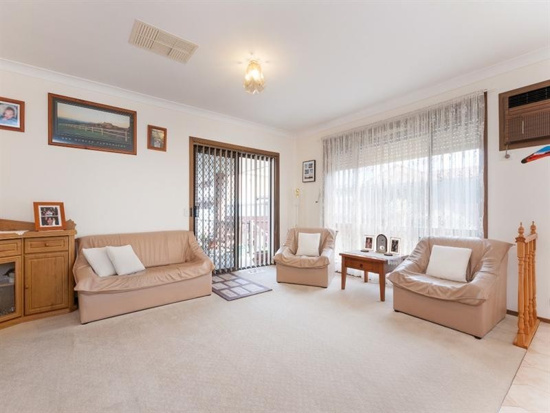 8 Kingswood Drive, Craigieburn VIC 3064