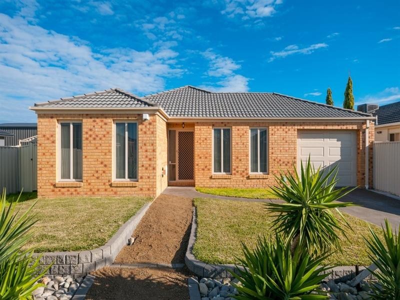 48 Mulberry Pass, Craigieburn VIC 3064
