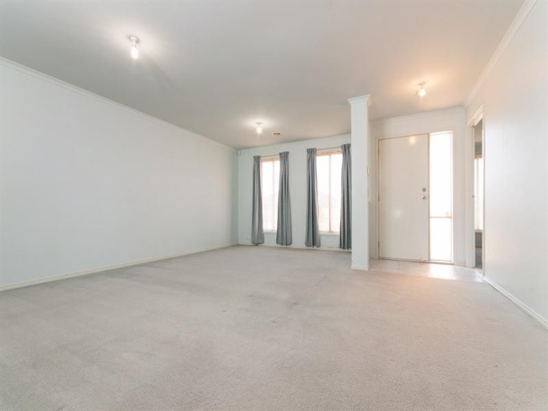 48 Mulberry Pass, Craigieburn VIC 3064