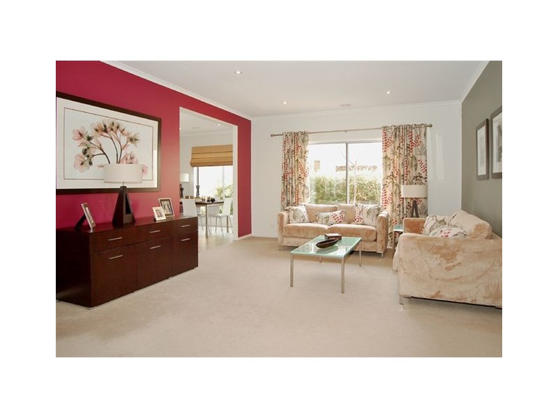 15 Grosvenor Square, Craigieburn VIC 3064