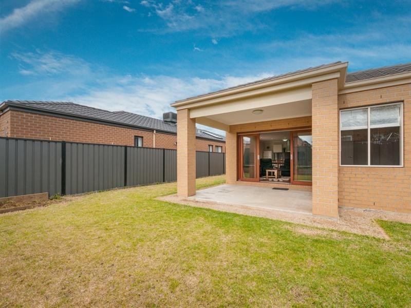 45 Ben Loman Circuit, Craigieburn VIC 3064