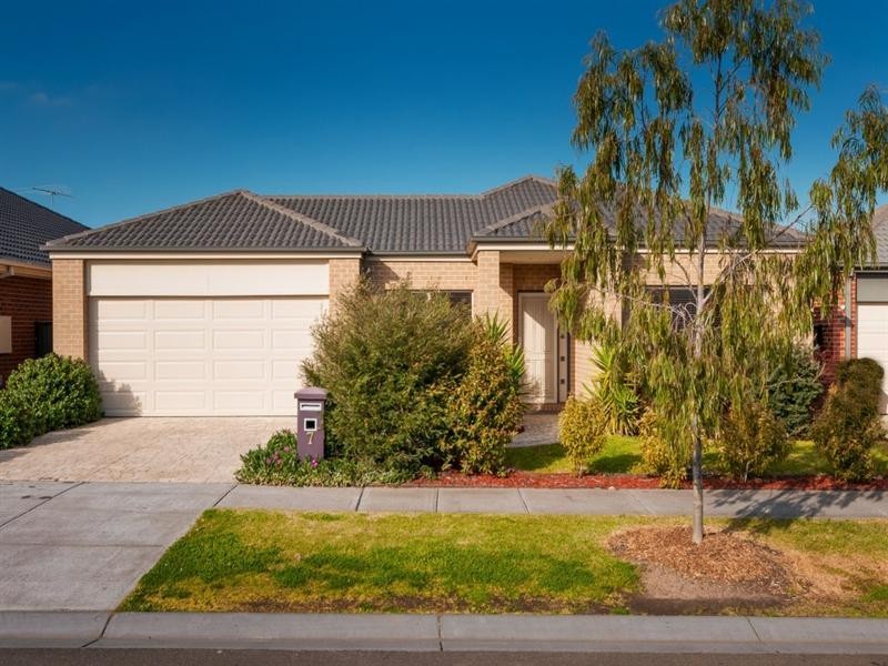 7 Rosleigh Drive, Craigieburn VIC 3064