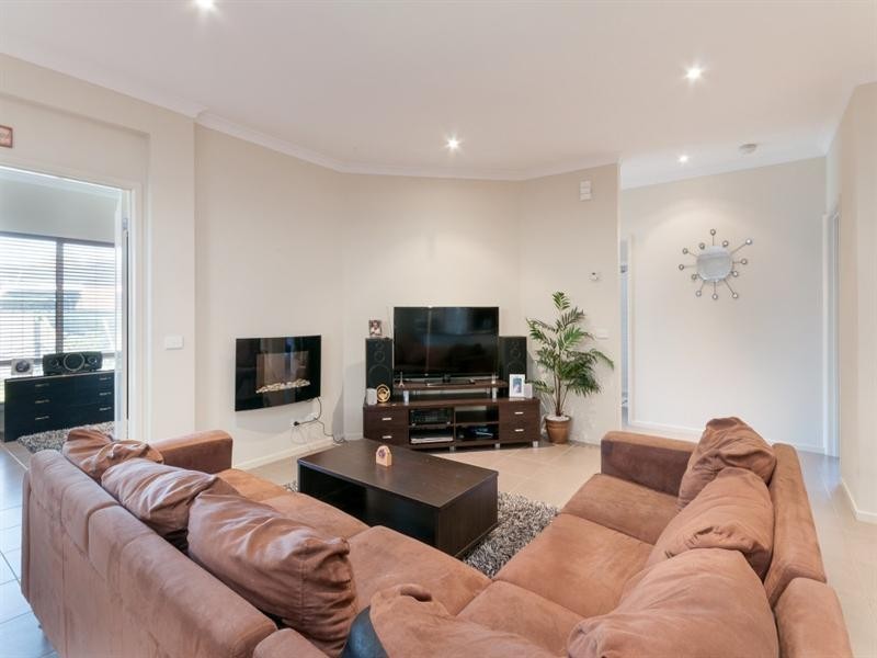 7 Rosleigh Drive, Craigieburn VIC 3064