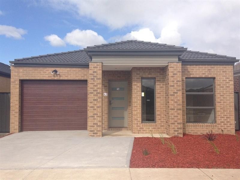 16 Evergreen Crescent, Craigieburn VIC 3064