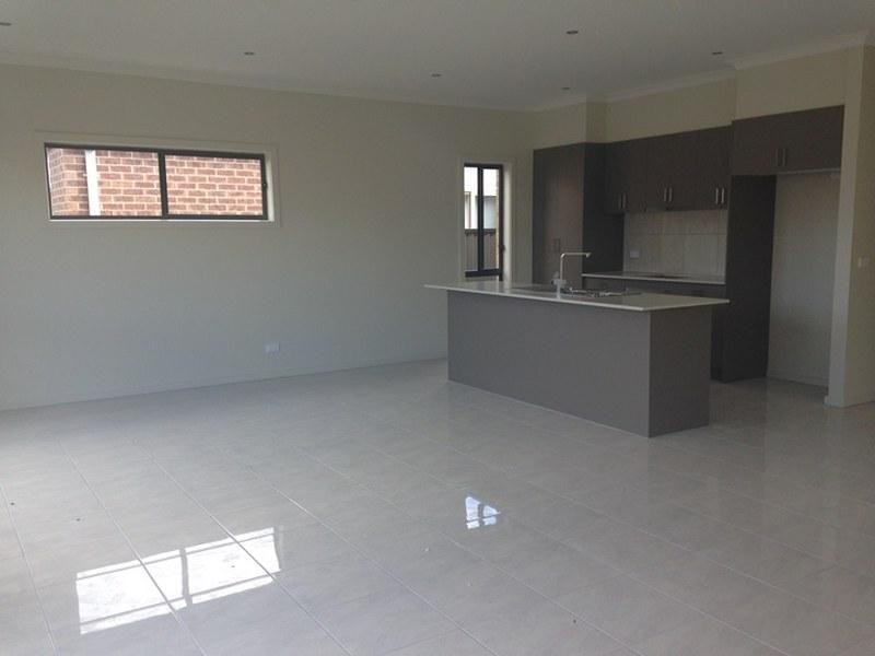 16 Evergreen Crescent, Craigieburn VIC 3064