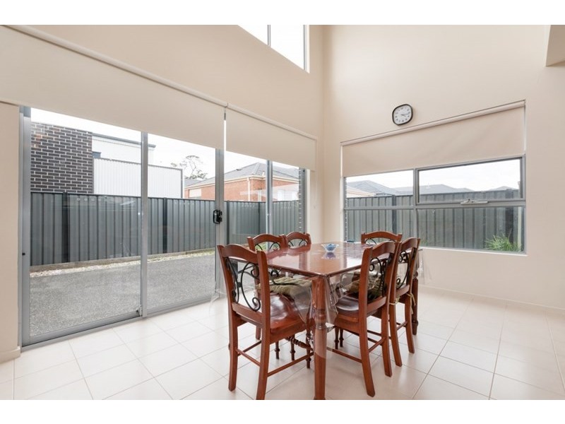 2 Bird Close, Craigieburn VIC 3064