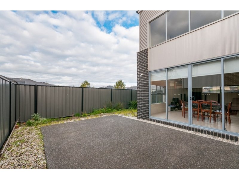 2 Bird Close, Craigieburn VIC 3064