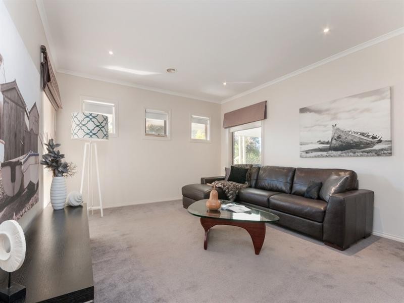 1 White Cedar Place, Craigieburn VIC 3064