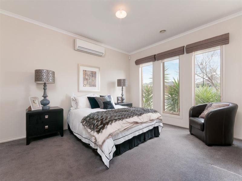 1 White Cedar Place, Craigieburn VIC 3064