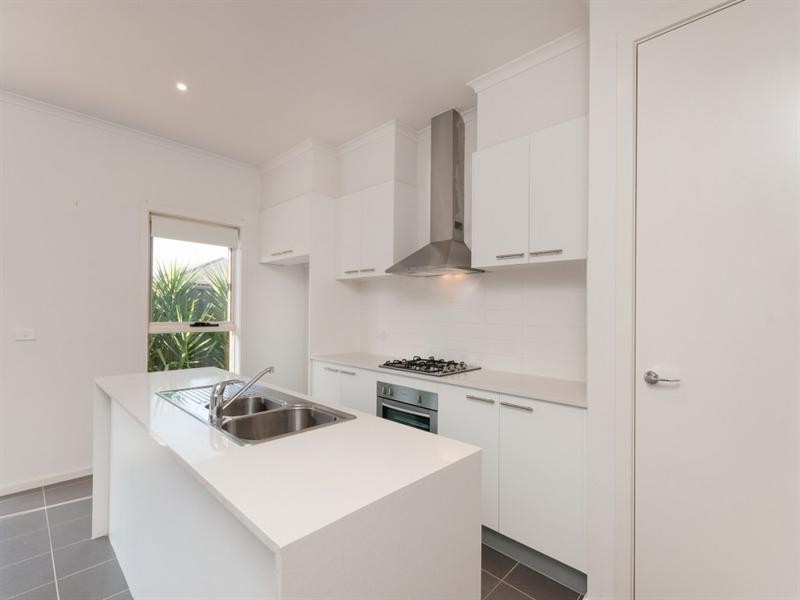 43 Kinglake Crescent, Craigieburn VIC 3064